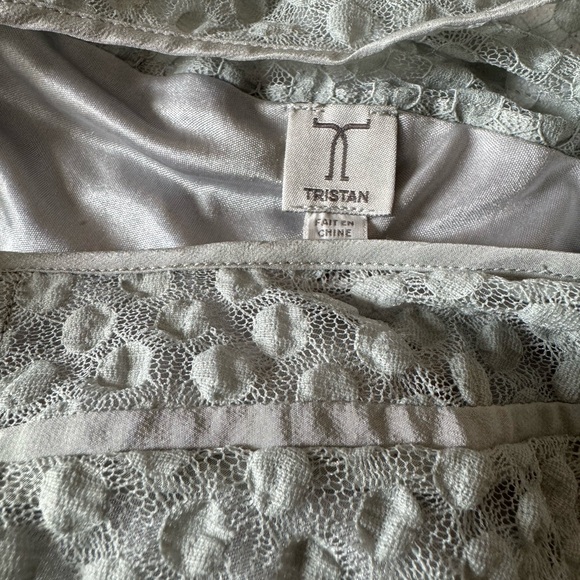 Tristan design , incredible dress , flow style and fit is over the top classic - Picture 3 of 9